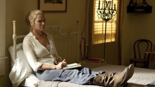The vest Andrea Harrison (Laurie Holden) on The Walking Dead S03E10