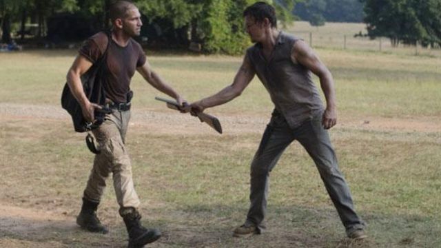 Le pantalon beige de Shane Walsh (Jon Bernthal) dans The Walking Dead