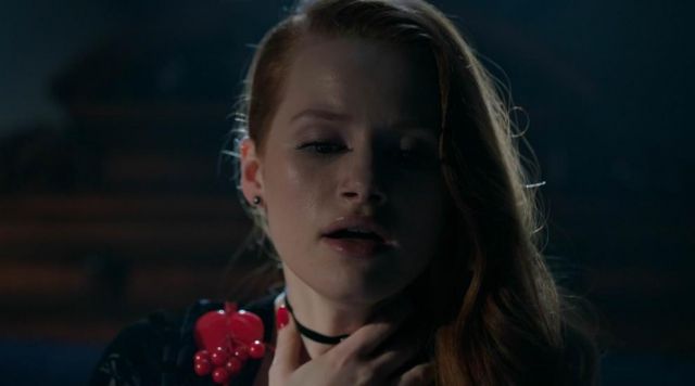 The spindle is the heart of Cheryl Blossom (Madelaine Petsch) in Riverdale S01E05