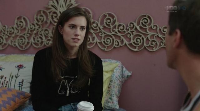 Le sweatshirt hibou de Marnie Michaels (Allison Williams) dans Girls S06E01