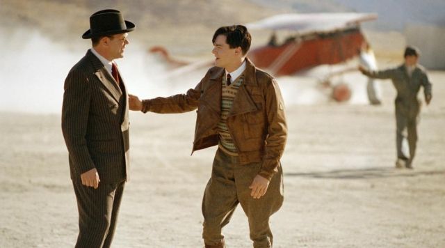 The leather jacket brown Belstaff Howard Hughes (Leonardo DiCaprio) in the Aviator