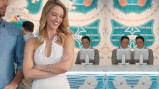 the white dress Petra Solano (Yael Grobglas) in Jane the virgin