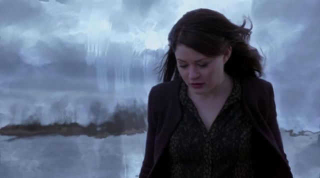 the shirt with lace and transparency of Belle (Emilie de Ravin) in Once Upon a time