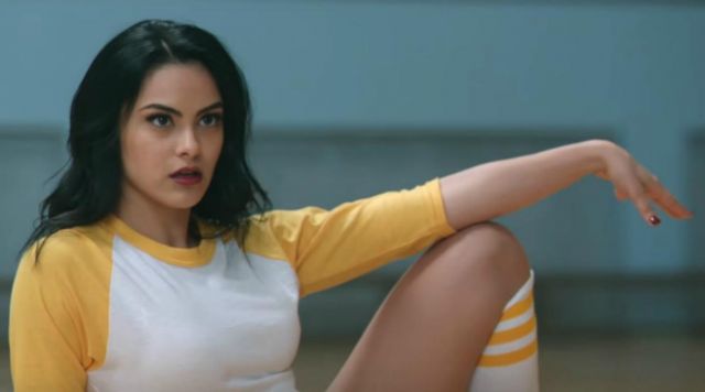 The yellow t-shirt and white Vixens in Riverdale, Season 1 Episode 10