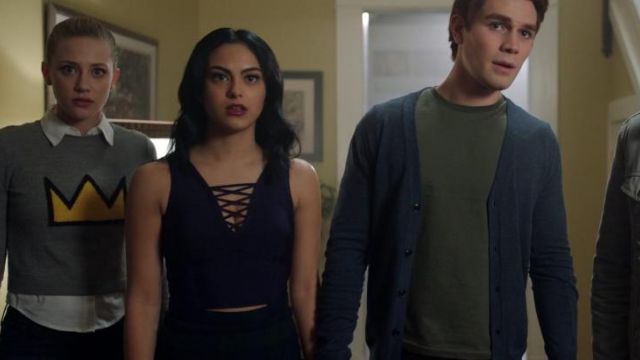 The top crop top by Veronica Lodge (Camila Mendes) in Riverdale S01E10