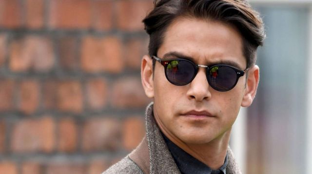 The sunglasses of Albert Hill (Luke Pasqualino) in the series Snatch