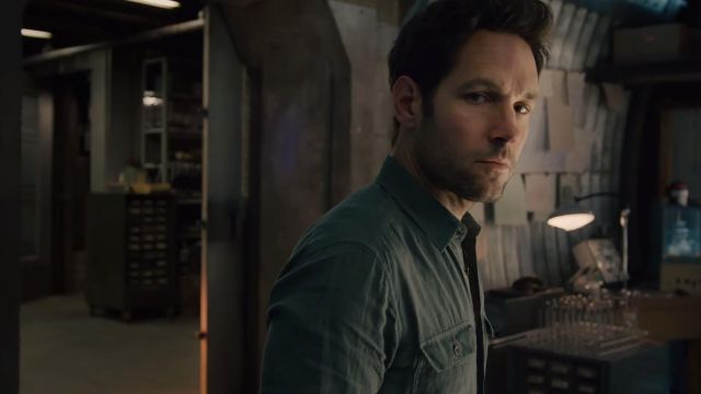 The blue shirt Theory of Scott Lang (Paul Rudd) in Ant-Man
