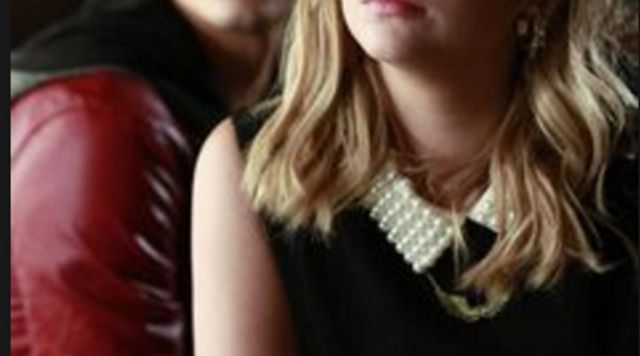 the necklace Hanna Marin (Ashley Benson) on Pretty little liars