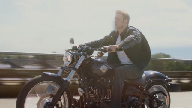 Harley-Davidson Softail Breakout of Chris Evans in Captain America : The soldier winter