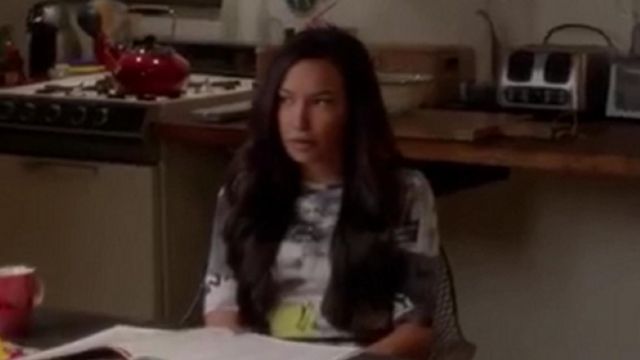 La robe grise blanche jaune tachetée Topshop de San­tana Lo­pez (Naya Ri­vera) dans Glee (S05E09)