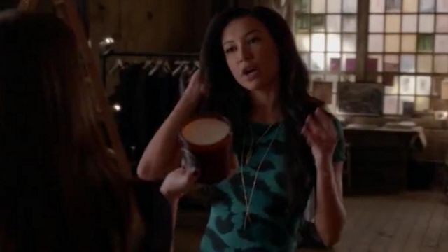 robe léopard bleu de Santana Lopez (Naya Rivera) dans Glee