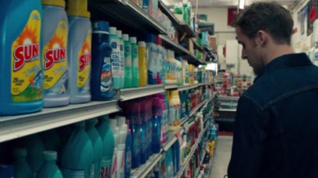 The liquid laundry detergent SUN overview in the supermarket visited by The Driver (Ryan Gosling) in the film Drive