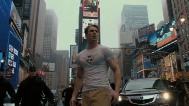 The t-shirt "SSR" of Steve Rogers (Chris Evans) in Captain America : First Avenger