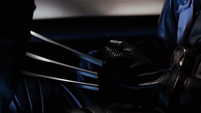 Les authentiques gants de Wolverine (Hugh Jackman) dans X-Men
