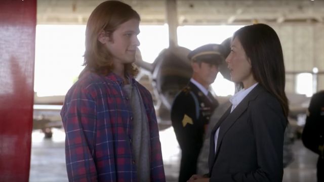 The plaid shirt blue MacGyver (Lucas Till) in MacGyver