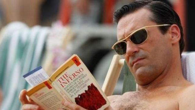 The authentic copy of the inferno of Dante (The Inferno) of Don Draper (Jon Hamm) in Mad Men