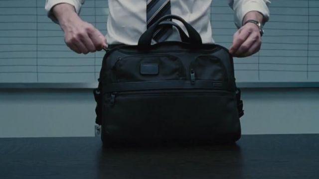 Le sac d'ordinateur Tumi de Christian Wolff (Ben Affleck) dans Mr Wolff