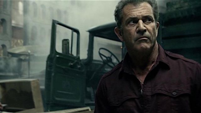 The outfit worn by Stonebanks (Mel Gibson) in The Expendables 3