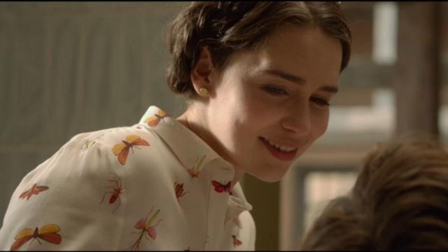 The shirt printed insects of Lou Clark (Emilia Clarke) in Before You