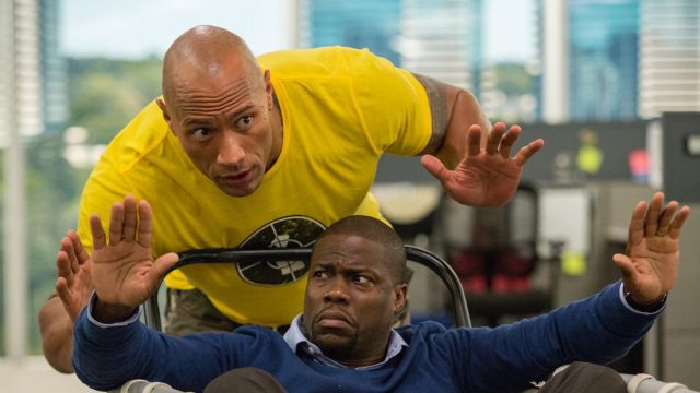 Tshirt Public Enemie of Dwayne Johnson in Central Intelligence
