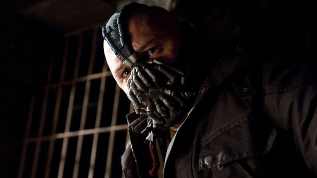 La de cuero y la chaqueta de Bane (Tom Hardy) en The Dark Knight Rises Spotern