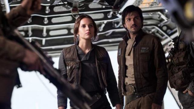 the jacket of Captain Cassian Andor (Diego Luna) in Rogue One Star Wars Story