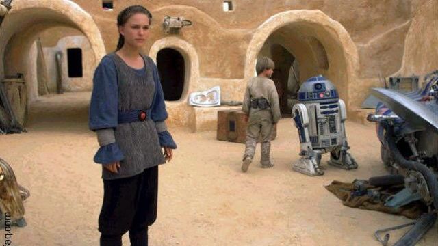 The holding of the handmaiden on Tatooine, of Padme Amidala (Natalie Portman) in Star Wars I