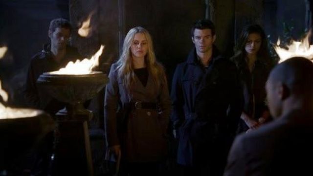 Rebekah Mikaelson's (Claire Holt) Via Spiga's trench coat in The Originals S1E11