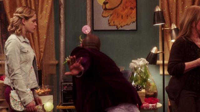 Light Floor Lamp in Unbreakable Kimmy Schmidt