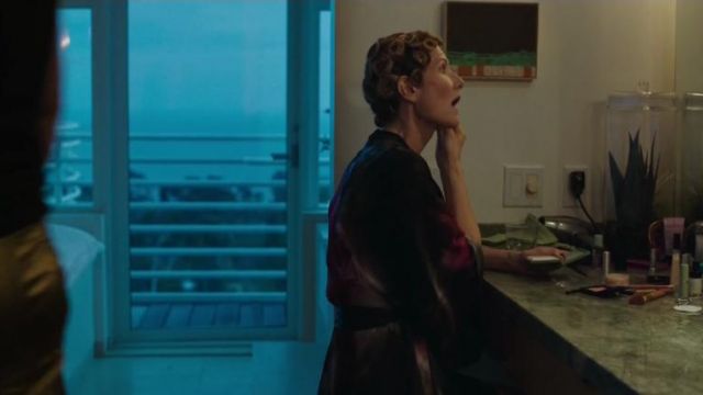 Renata Klein (Laura Dern) Pequeña botella de loción clarificante en Big Little Lies S01E07