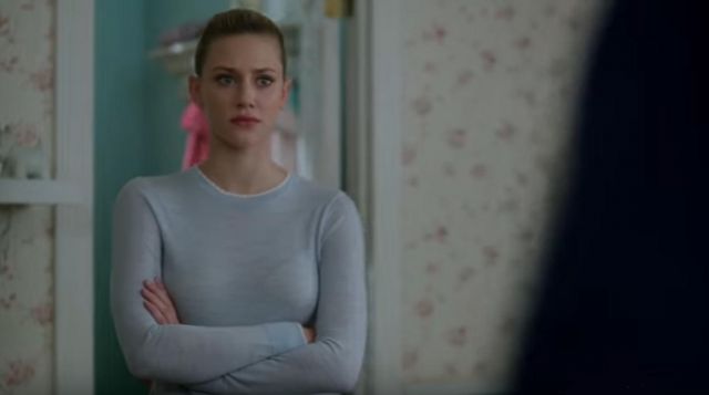 the blue sweater Betty Cooper (Lili Reinhart) in Riverdale, Season 1 Episode 13