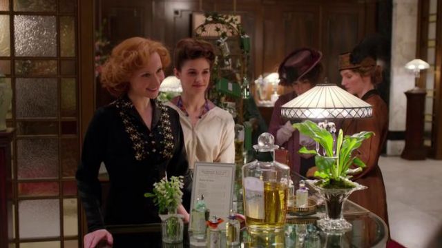 Selfridge's penhaligon perfume in Mr Selfridge S02E03