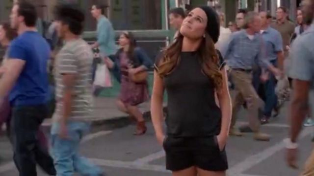 le short poches en cuir de Ra­chel Berry (Lea Mi­chele) dans Glee S05E20