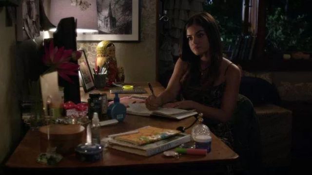 Aria Montgomery (Lucy Hale) L'Oreal laissez-les dans la crème dans Pretty Little Liars S05E18