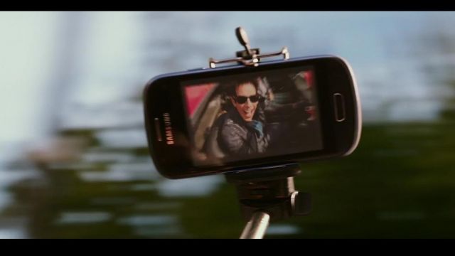 The samsung Galaxy 6 of Derek Zoolander in Zoolander 2