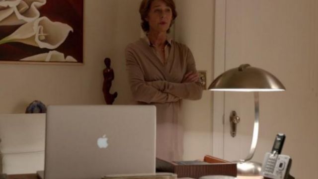 L'ordinateur portable Apple Macbook du Dr Evelyn Vogel (Charlotte Rampling) dans Dexter