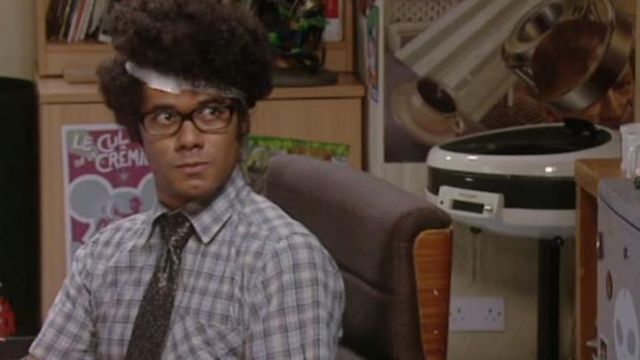 Rare vintage turntable Maurice Moss (Richard Ayoade) in The it crowd