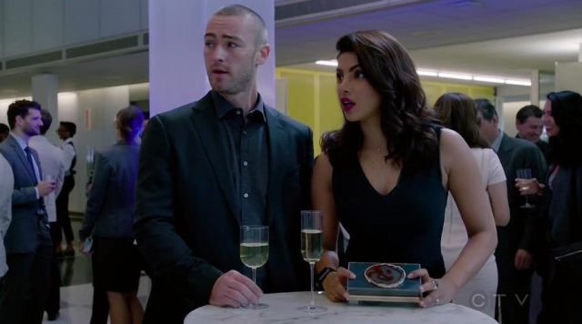 The watch connected with black Alex Parrish (Priyanka Chopra) in "Quantico"