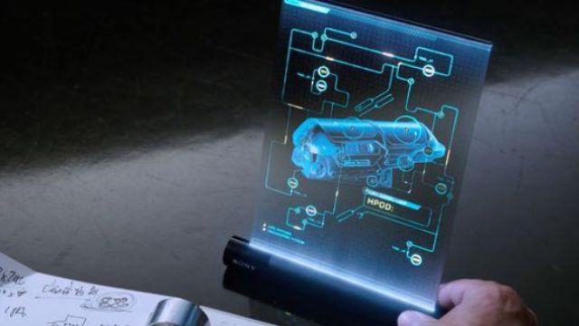 The Sony tablet James Preston (Chris Pratt) in Passengers