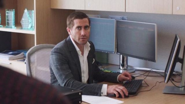 The computer screen Dell Davis Mitchell (Jake Gyllenhaal) in Demolition