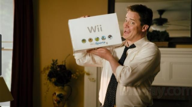 The wii sports Dan Sanders (Brendan Fraser) in The forest counter-attack