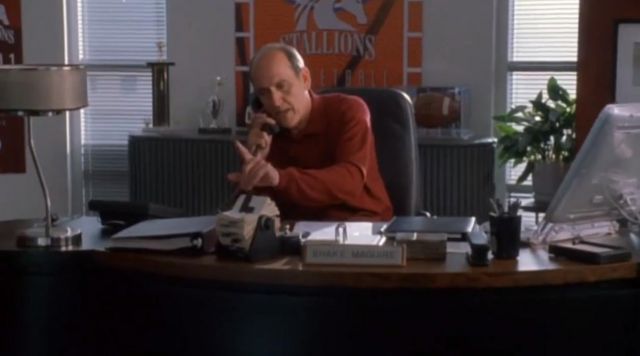 The computer Shake (Richard Jenkins) in Thirteen to the dozen | Spotern