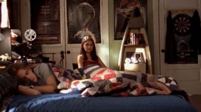The poster for the film Hook in the room of Dawson Leery (James Van Der Beek) on Dawson