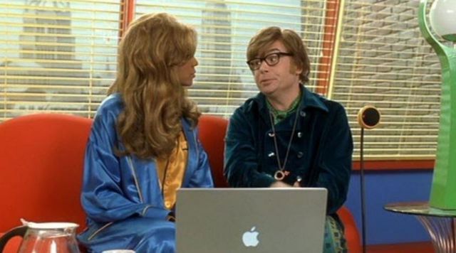 The notebook Austin powers (Mike Myers) in Austin powers in goldmember