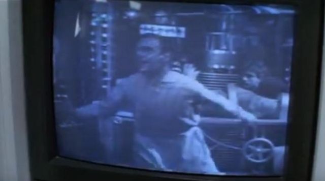 Le film Frankenstein diffusé au vidéo club dans Scream