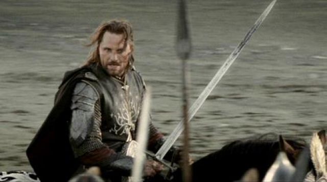 the sword of Aragorn (Viggo Mortensen) in The Lord of the Rings : the return of The king