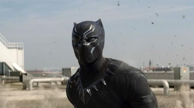 Le masque de T'­Challa / Black Pan­ther (Chadwick Boseman) dans Captain America Civil War