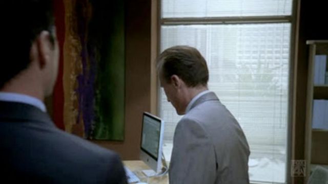 Screen apple iMac computer seen in Prison Break S04