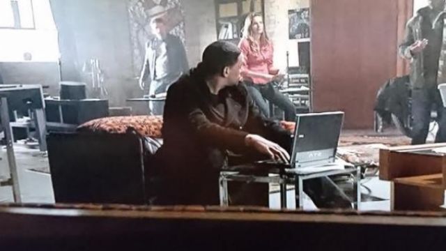 Laptop Dell ATG Charlie (Laz Alonso) in Breakout kings