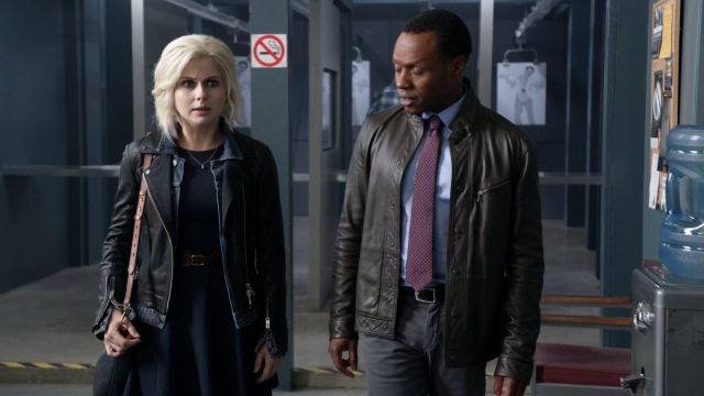 The leather jacket and jean AllSaints of Liv Moore (Rose McIver) in iZombie S03E04